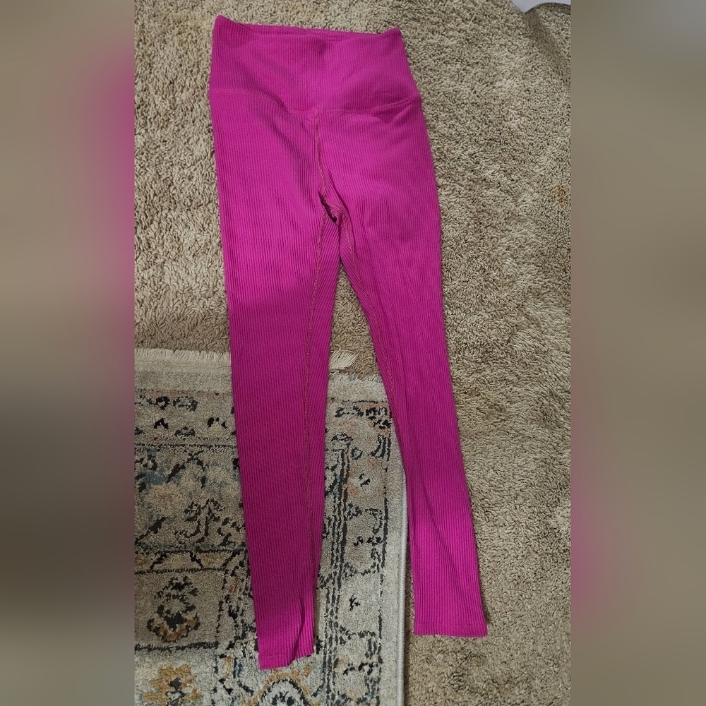 CARBON38 Ribbed 7/8 Lcgging In Magenta. Size Small - Picture 11 of 11